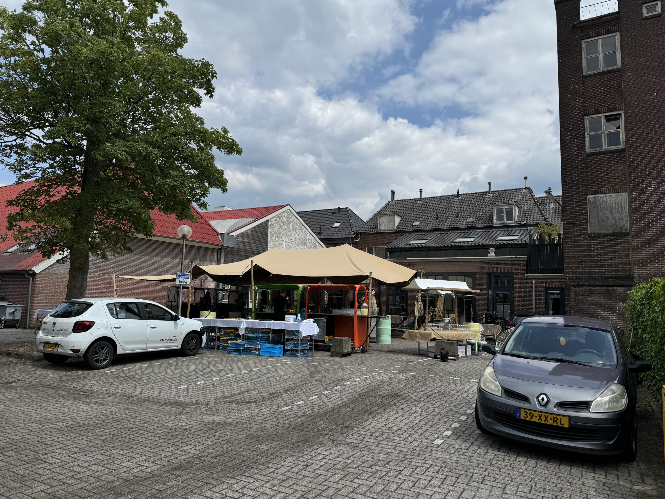 Stretchtent Assen Parkeerplaats