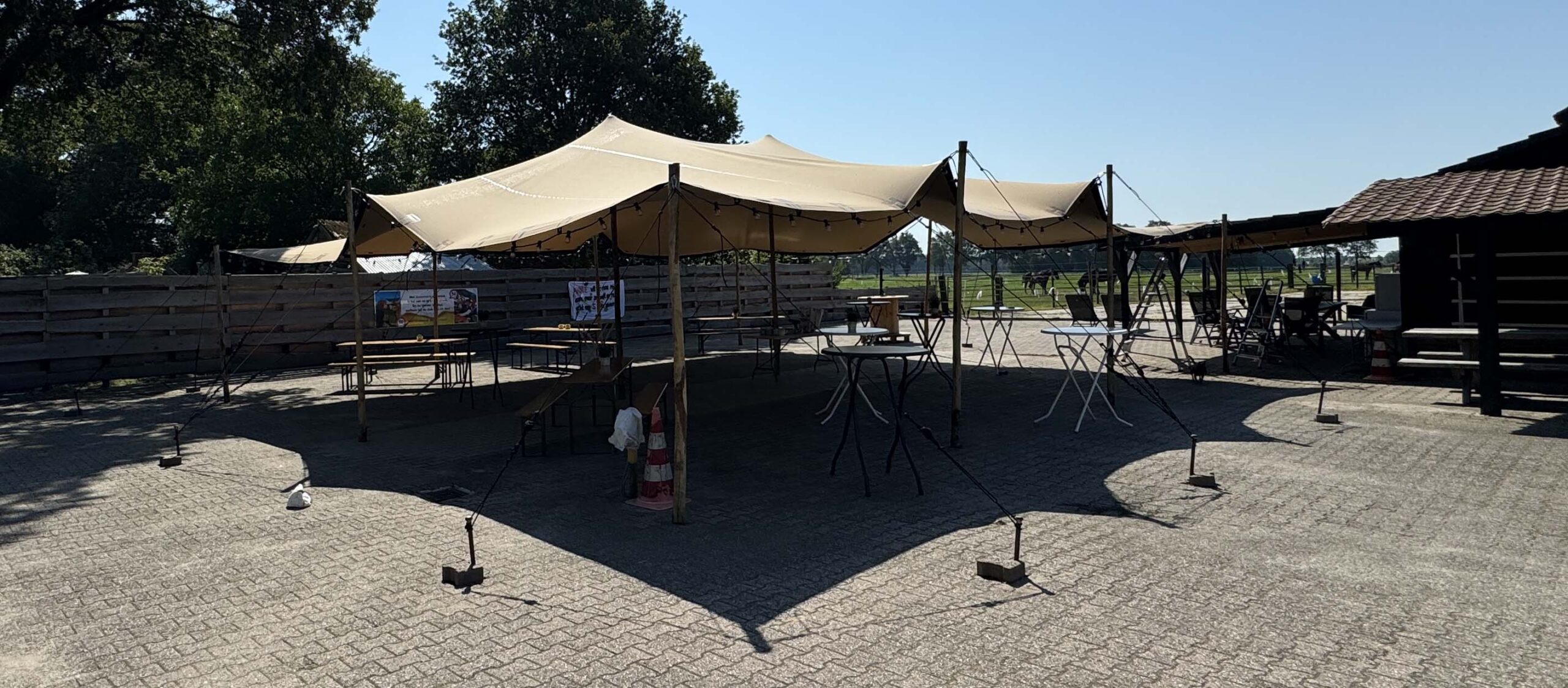 stretchtent drenthe huren